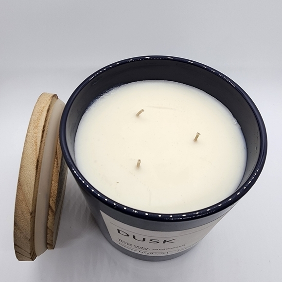 NEW Kirkland's 24oz 3 wick DUSK Scented Candle essential oils coconut blend wax - Picture 4 of 7